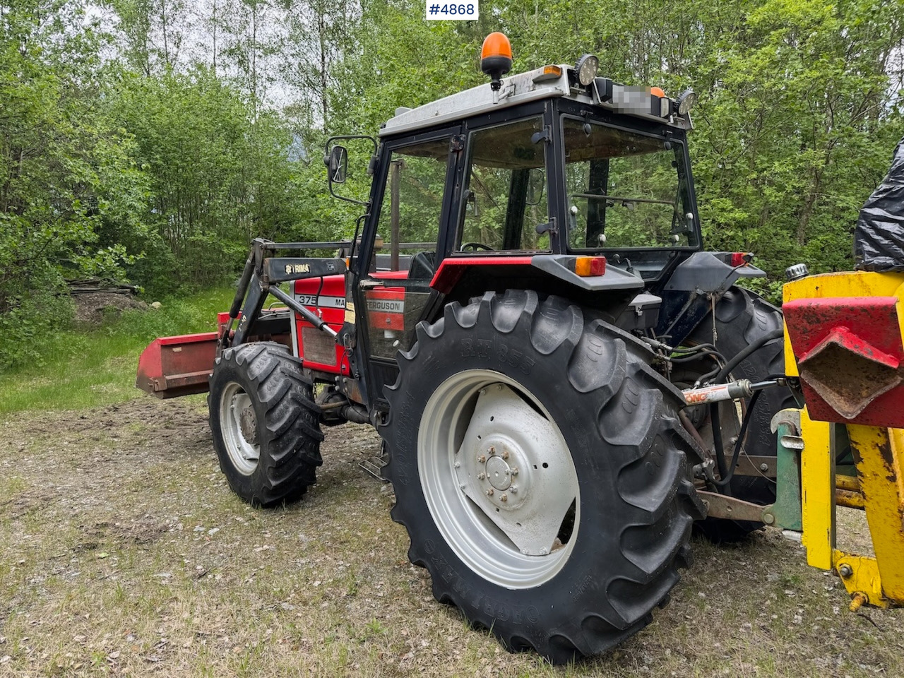 Tractor agricol 1988 Massey Ferguson 375 w/front loader: Foto 11