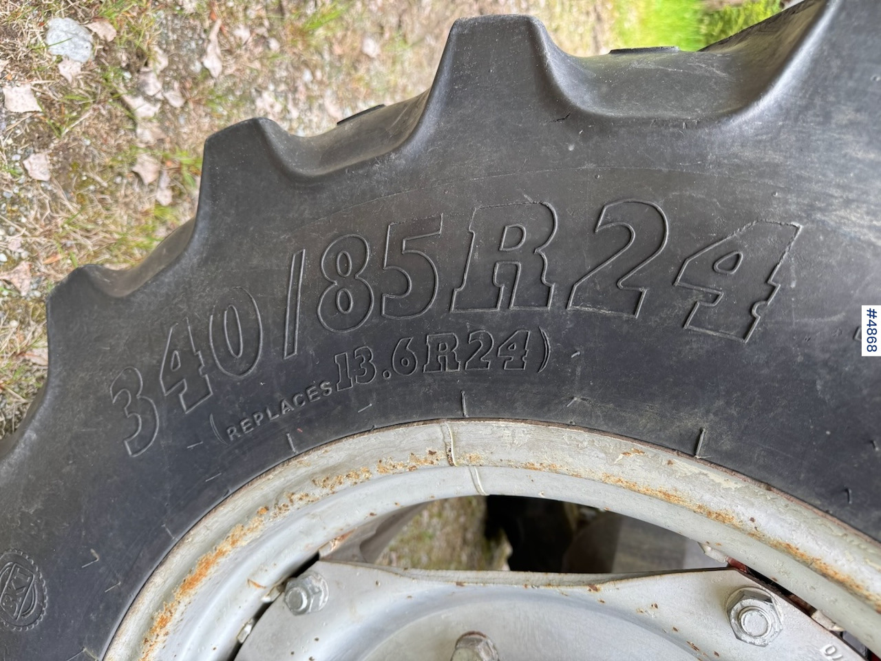 Tractor agricol 1988 Massey Ferguson 375 w/front loader: Foto 10