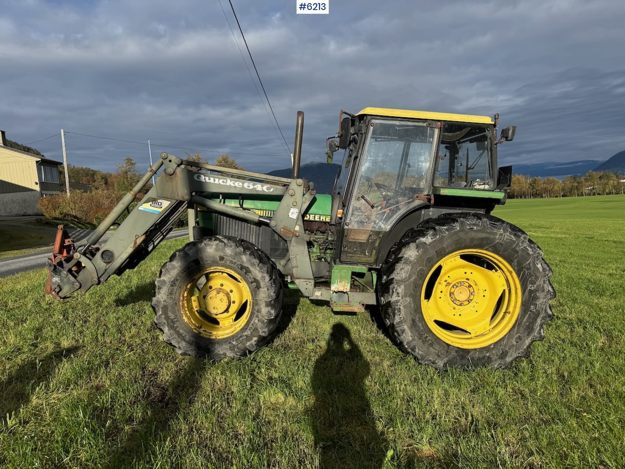 1990 John Deere 2850 Power Synchron w/ front loader. - Tractor agricol: Foto 1 1990 John Deere 2850 Power Synchron w/ front loader. - Tractor agricol: Foto 1