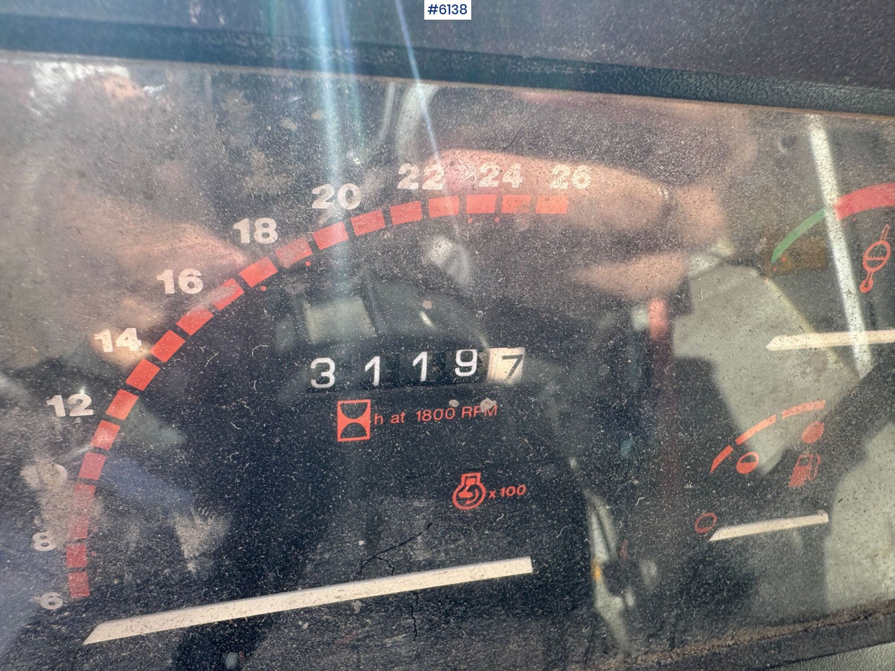 Tractor agricol 1992 Massey Ferguson 372: Foto 19