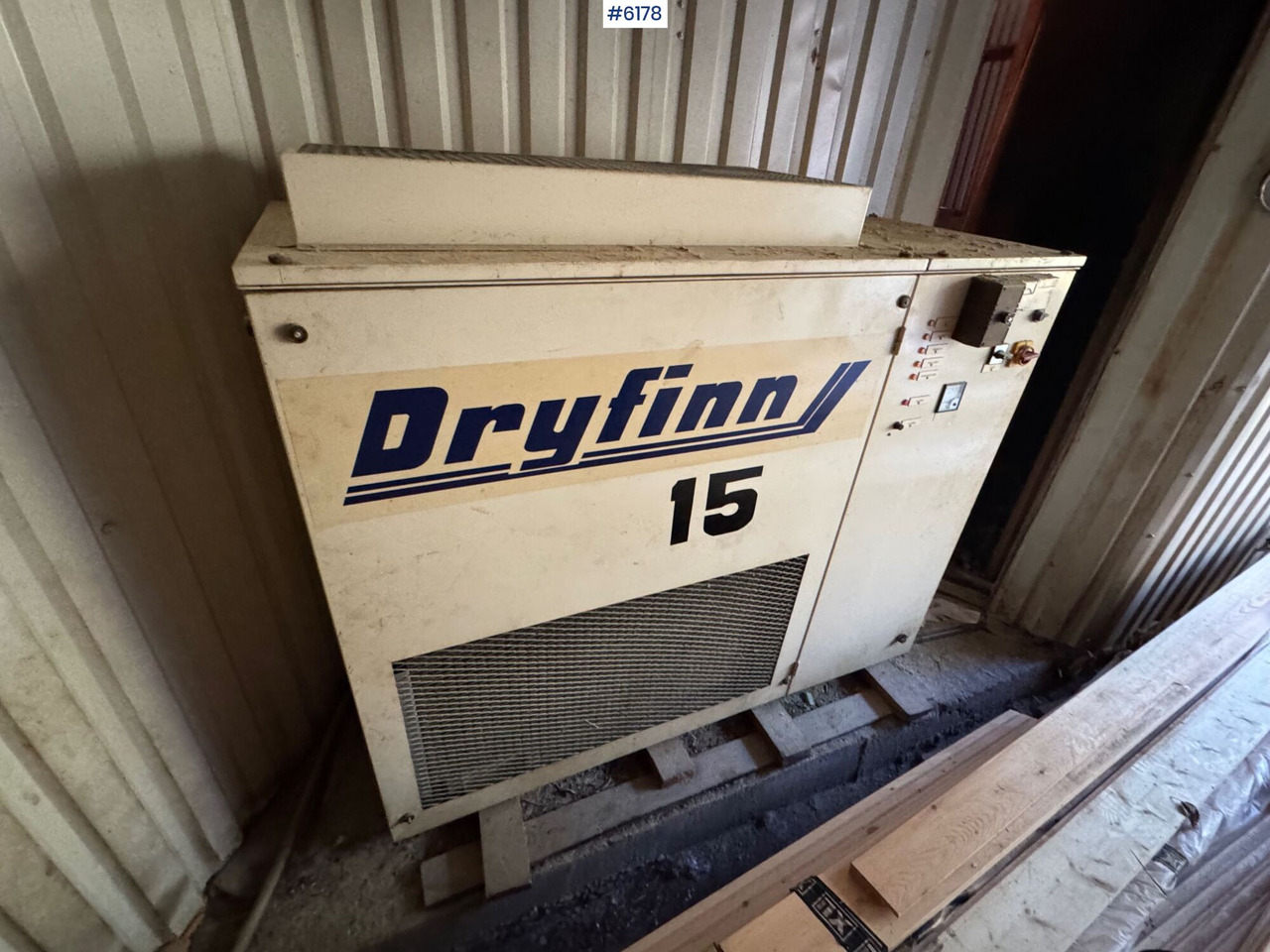 1997 Dryfinn 15 drying unit with circulation fans and trolley - Echipament industrial de climatizare: Foto 3 1997 Dryfinn 15 drying unit with circulation fans and trolley - Echipament industrial de climatizare: Foto 3