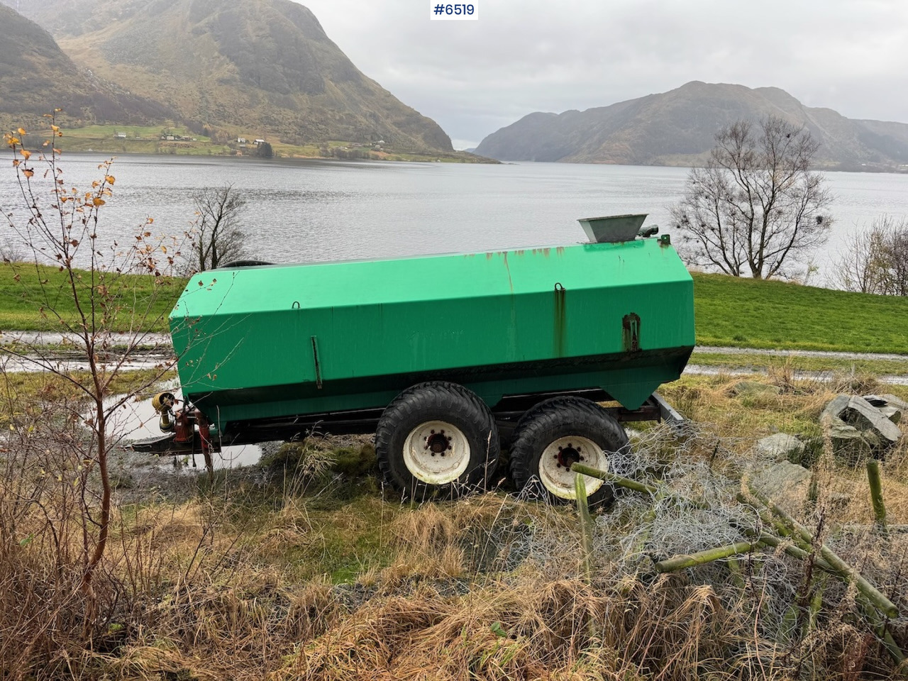 1997 Moi Guffen 15,000 liters w/ cannon. - Cisternă vidanjă: Foto 1 1997 Moi Guffen 15,000 liters w/ cannon. - Cisternă vidanjă: Foto 1