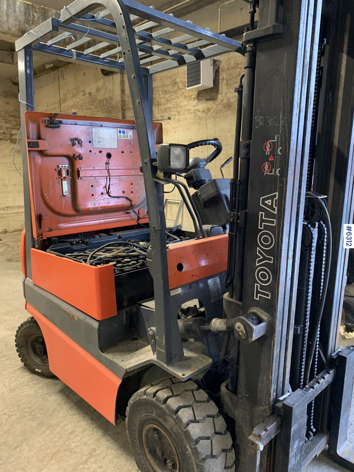 1999 Toyota FBMF 16 Electric Forklift. - Motostivuitor: Foto 2 1999 Toyota FBMF 16 Electric Forklift. - Motostivuitor: Foto 2