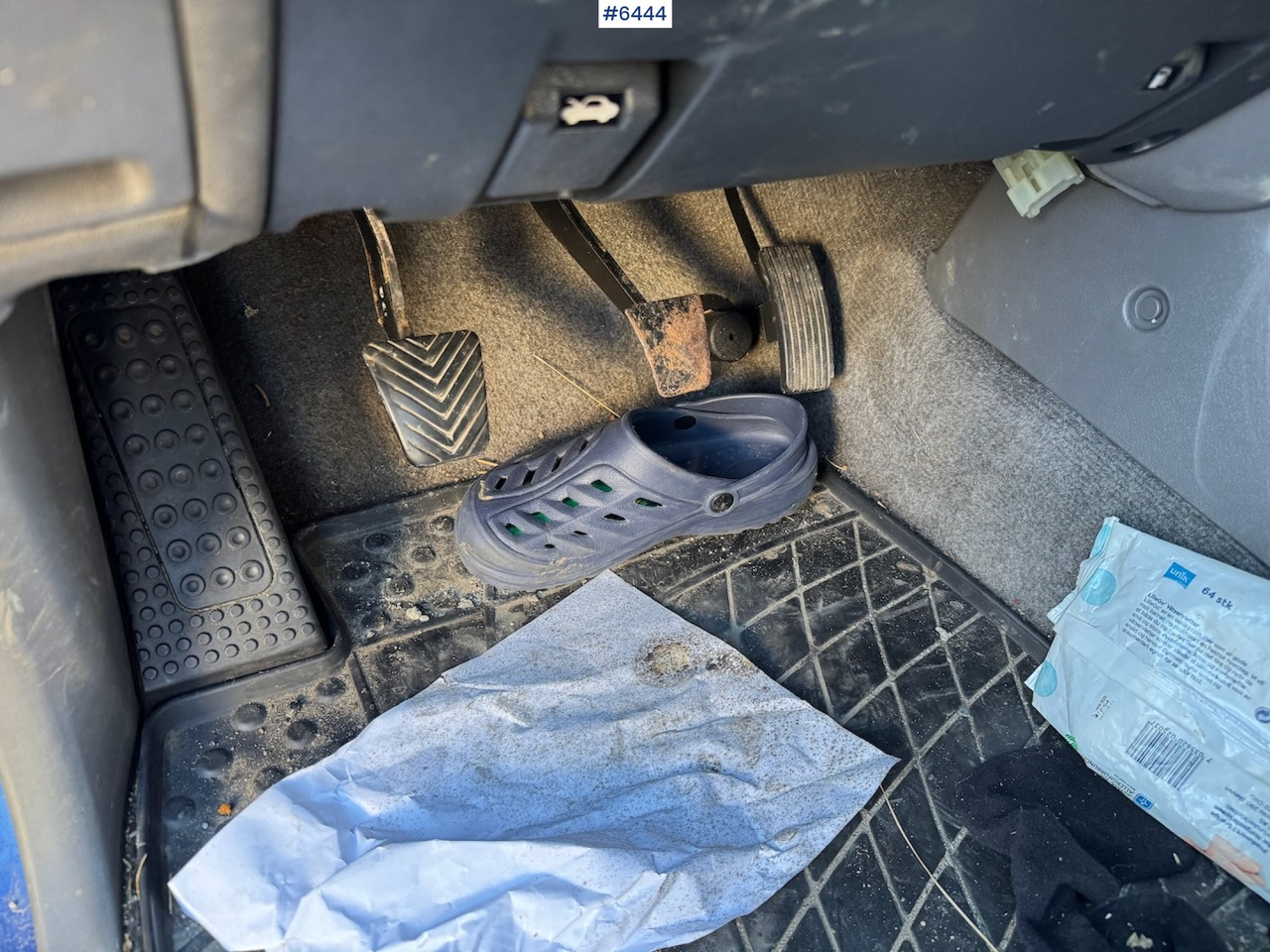 Automobil 2000 Mitsubishi Pajero GLX with 7 seats: Foto 19