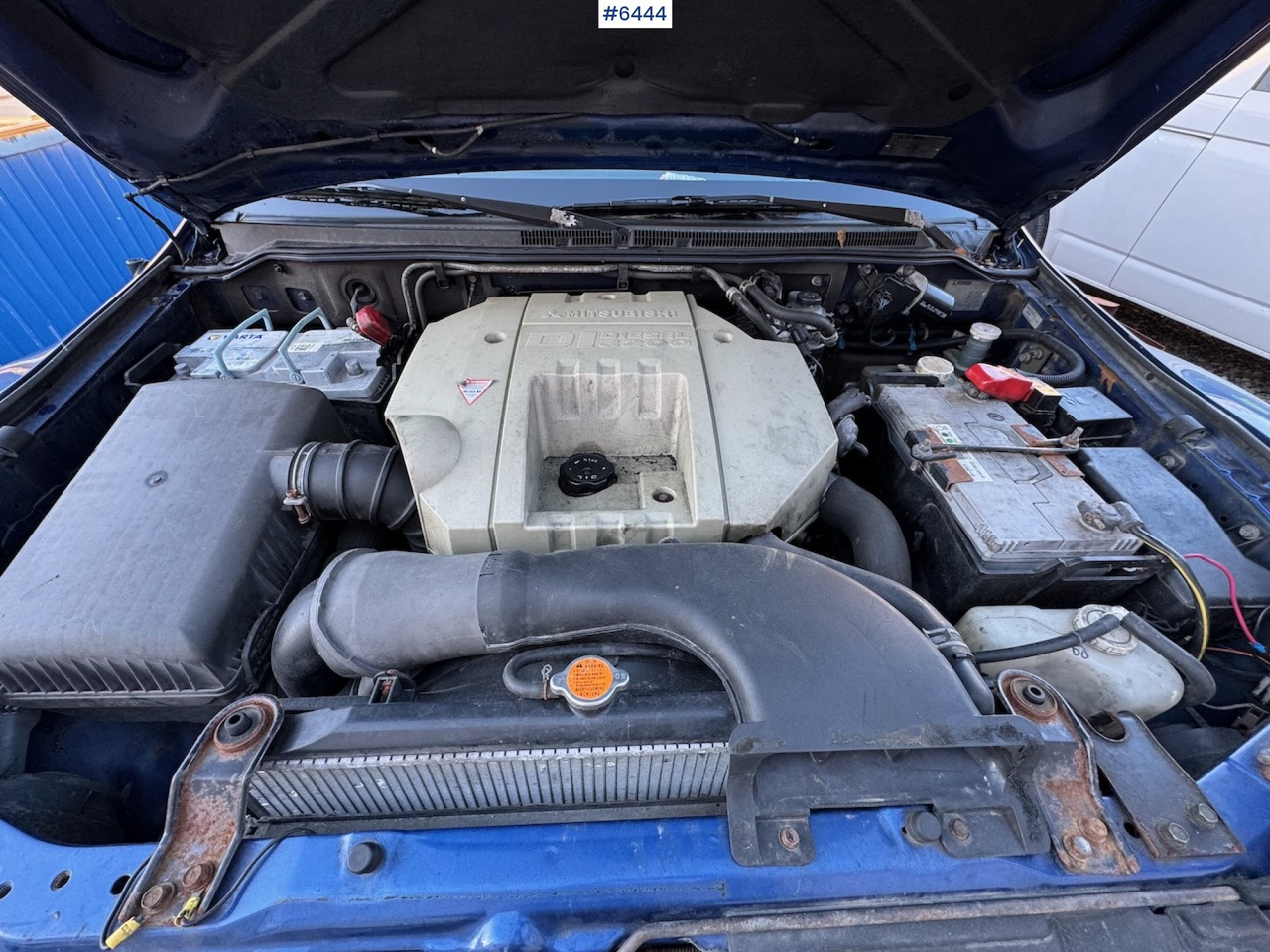 Automobil 2000 Mitsubishi Pajero GLX with 7 seats: Foto 16