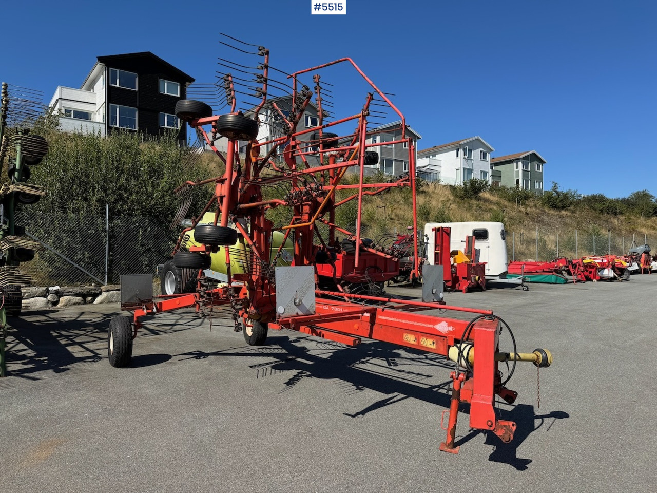 2002 Kuhn GA 7301 Collecting rake - Utilaje pentru fân: Foto 3 2002 Kuhn GA 7301 Collecting rake - Utilaje pentru fân: Foto 3