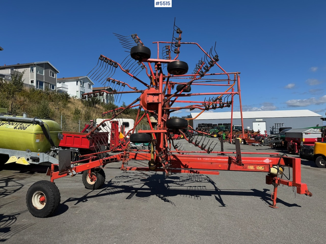 2002 Kuhn GA 7301 Collecting rake - Utilaje pentru fân: Foto 2 2002 Kuhn GA 7301 Collecting rake - Utilaje pentru fân: Foto 2