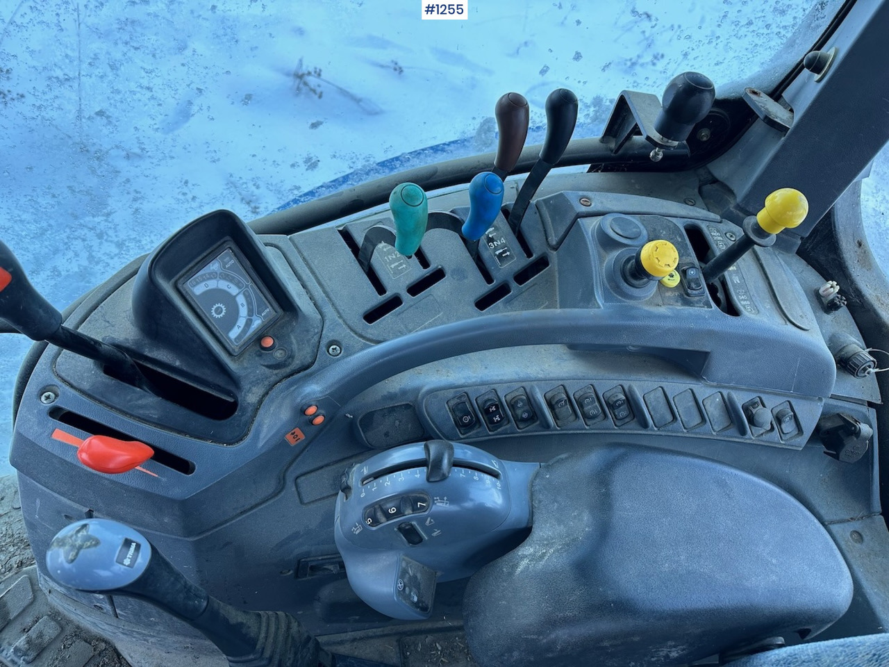 Tractor agricol 2005 New Holland TS110A: Foto 17