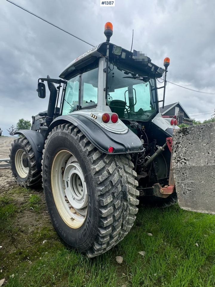 2007 Valtra T190 4x4 Tractor w/ bucket - Tractor agricol: Foto 5 2007 Valtra T190 4x4 Tractor w/ bucket - Tractor agricol: Foto 5