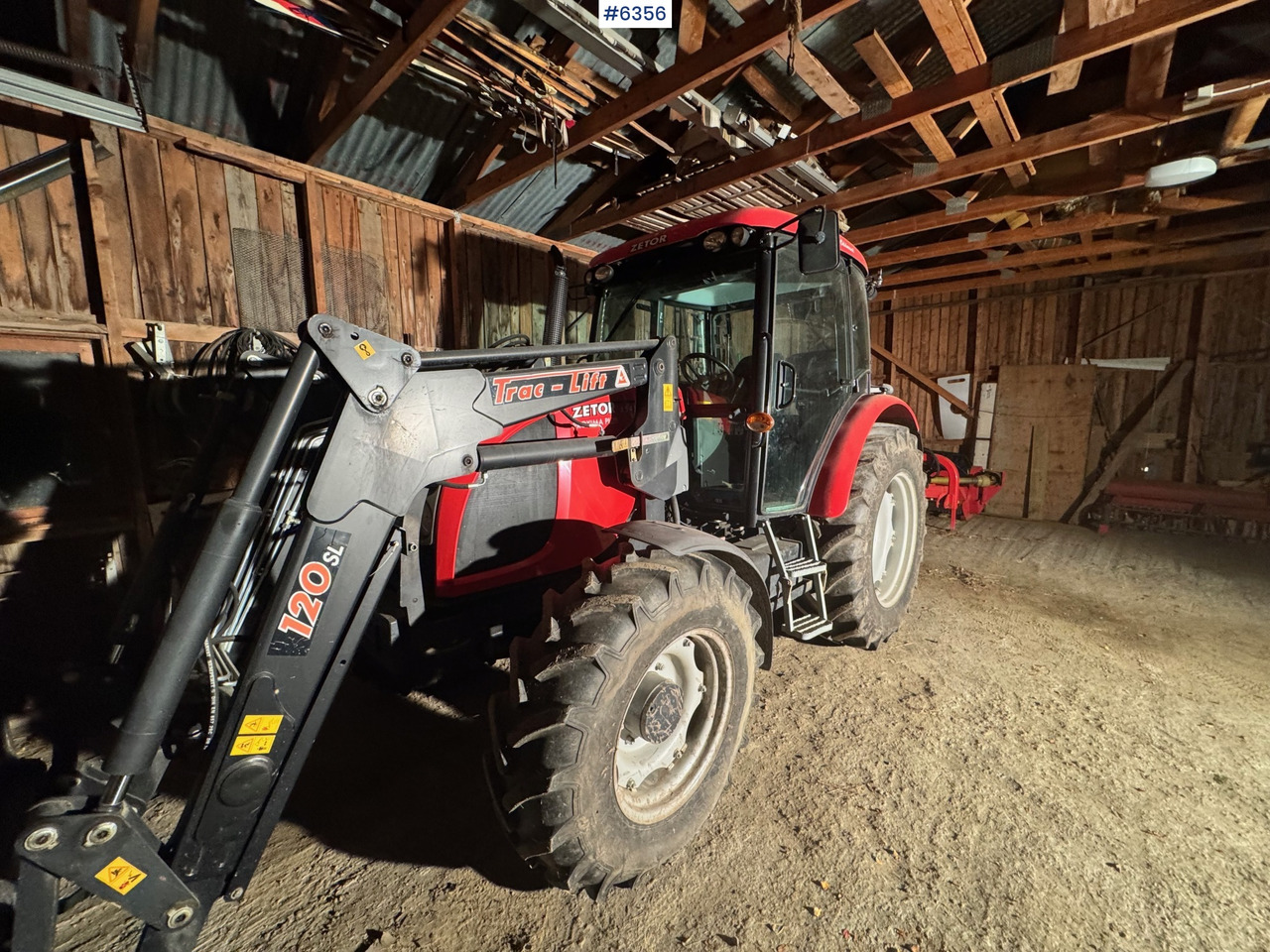 2008 Zetor 8541 Proxima Plus with loader, pallet forks, and snow bucket. Only 1,452 hours! - Tractor agricol: Foto 1 2008 Zetor 8541 Proxima Plus with loader, pallet forks, and snow bucket. Only 1,452 hours! - Tractor agricol: Foto 1