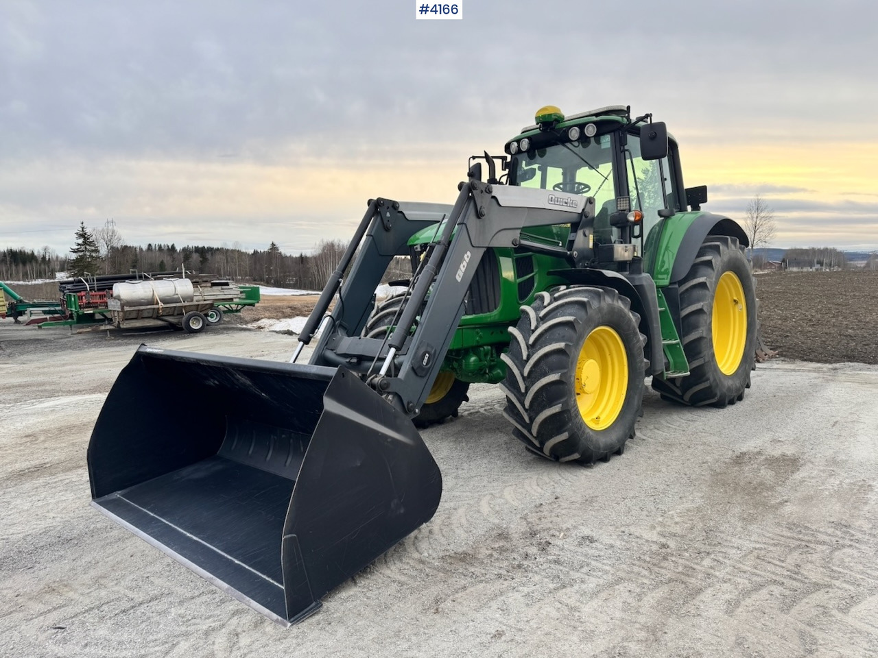 2010 John Deere 7430 w/ Front loader and GPS. 3760 hours! - Tractor agricol: Foto 1 2010 John Deere 7430 w/ Front loader and GPS. 3760 hours! - Tractor agricol: Foto 1