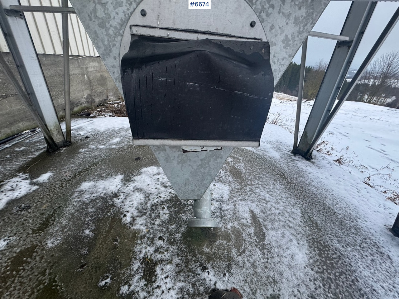 Utilaje de creştere vite 2010 Mafa Outdoor silo w/ level switch and inlet screw: Foto 9 Utilaje de creştere vite 2010 Mafa Outdoor silo w/ level switch and inlet screw: Foto 9