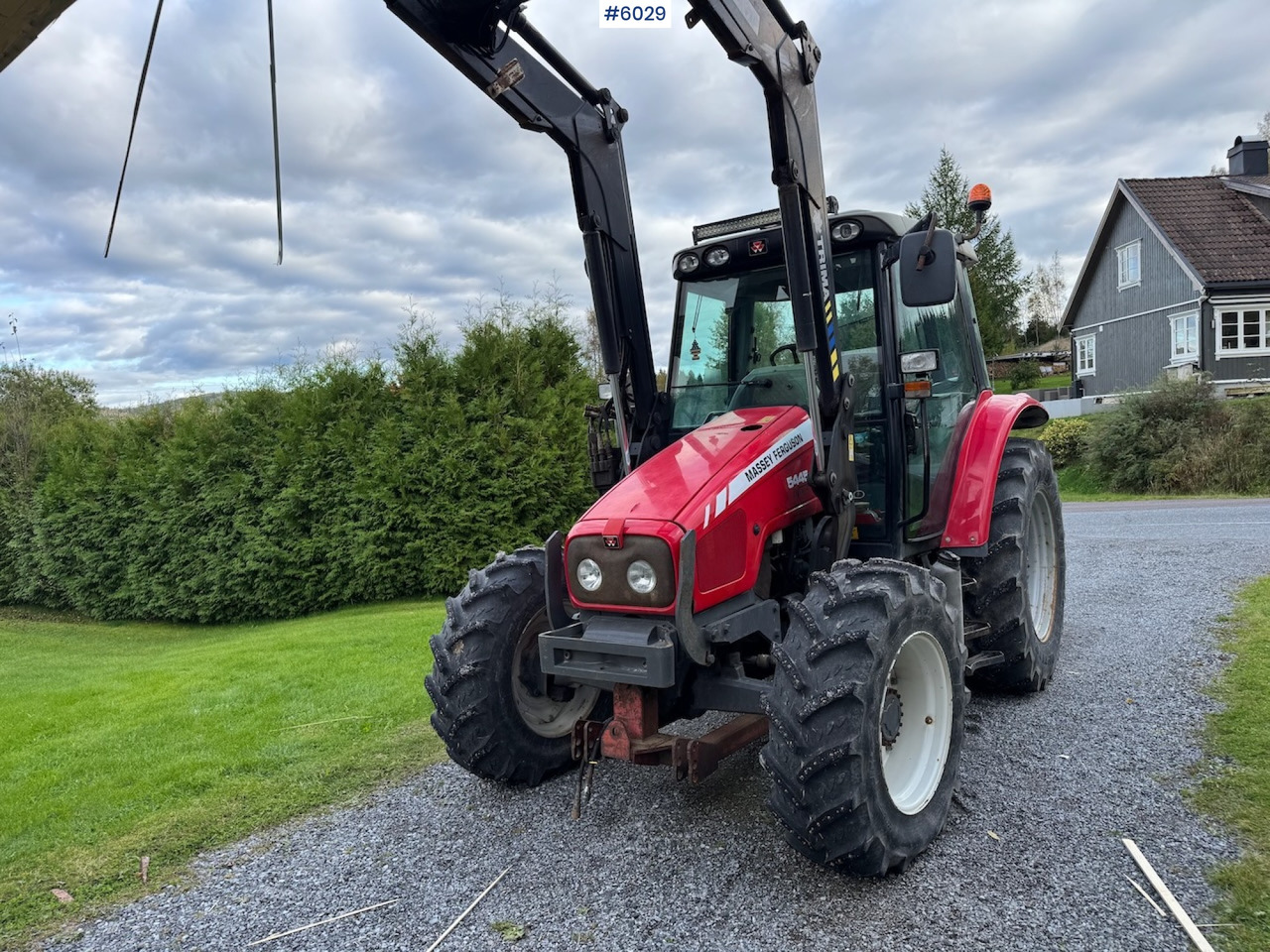 2010 Massey Ferguson 5445 with Front Loader - Tractor agricol: Foto 2 2010 Massey Ferguson 5445 with Front Loader - Tractor agricol: Foto 2