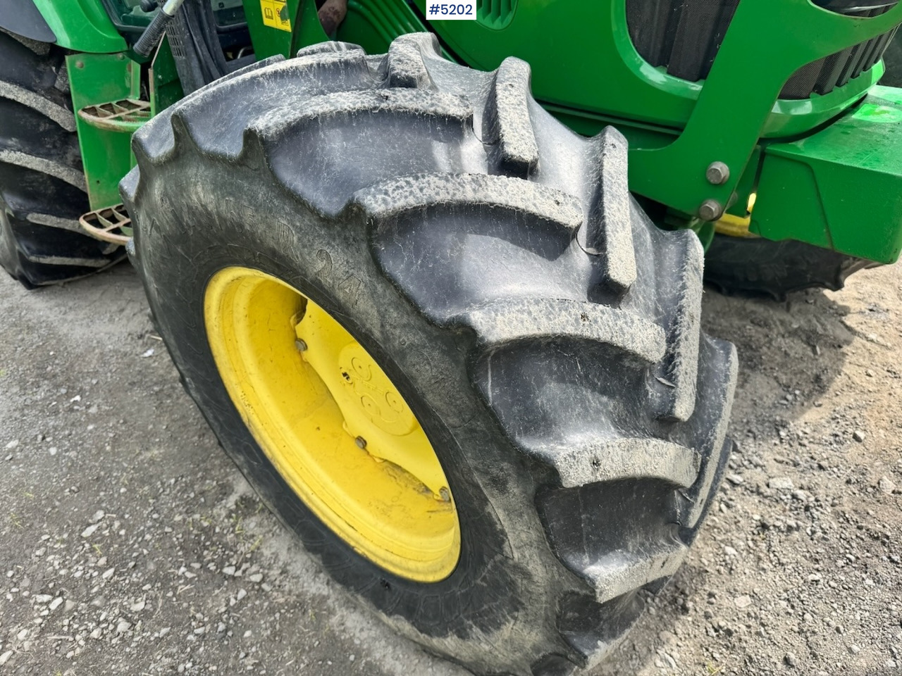 2011 John Deere 5100R 4x4 w/ Front loader and bucket. 2730 hours! - Tractor agricol: Foto 5 2011 John Deere 5100R 4x4 w/ Front loader and bucket. 2730 hours! - Tractor agricol: Foto 5
