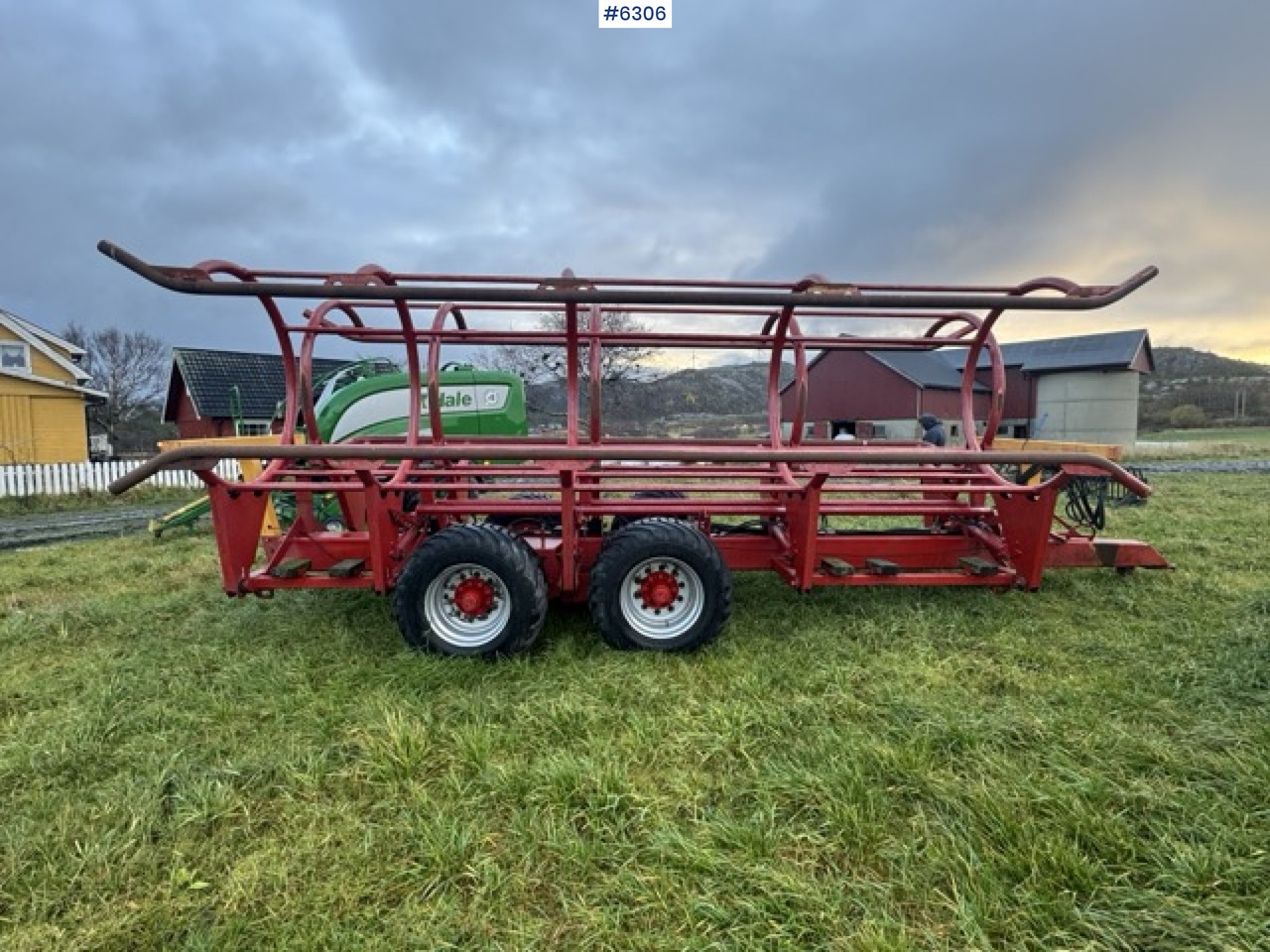 2011 Keltec round bale trailer - Utilaje pentru fân: Foto 1 2011 Keltec round bale trailer - Utilaje pentru fân: Foto 1