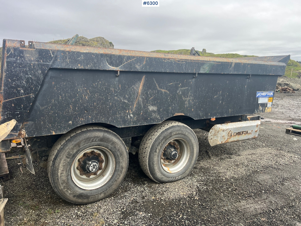 2012 Chieftain 20 ton 2 axle dump trailer - Remorcă autobasculantă agricolă: Foto 4 2012 Chieftain 20 ton 2 axle dump trailer - Remorcă autobasculantă agricolă: Foto 4