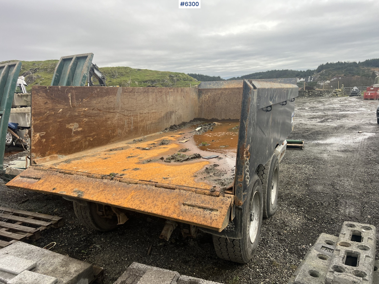 2012 Chieftain 20 ton 2 axle dump trailer - Remorcă autobasculantă agricolă: Foto 5 2012 Chieftain 20 ton 2 axle dump trailer - Remorcă autobasculantă agricolă: Foto 5