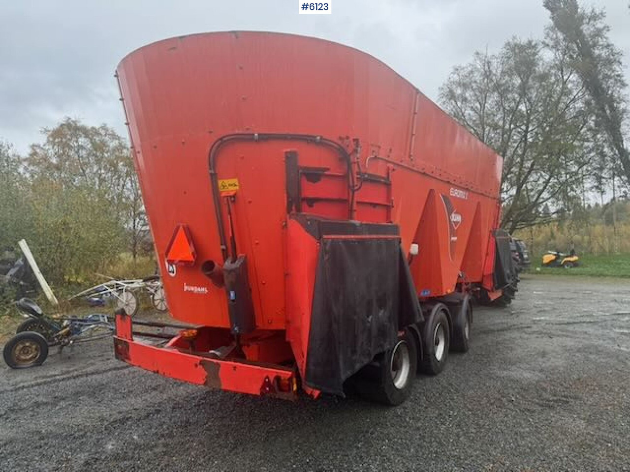 2014 Kuhn Euromix I 4573 feed mixer - Utilaje pentru fân: Foto 5 2014 Kuhn Euromix I 4573 feed mixer - Utilaje pentru fân: Foto 5