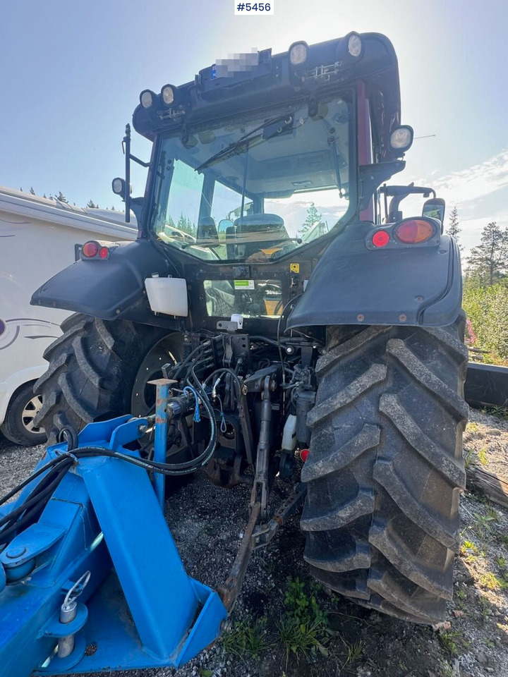 2015 Valtra N123 w/ front loader - Tractor agricol: Foto 4 2015 Valtra N123 w/ front loader - Tractor agricol: Foto 4