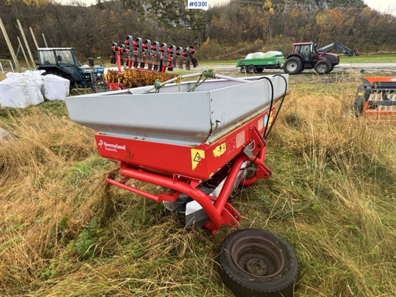 2016 Kverneland fertilizer spreader. Repair object. - Imprastietor îngrăşăminte: Foto 3 2016 Kverneland fertilizer spreader. Repair object. - Imprastietor îngrăşăminte: Foto 3