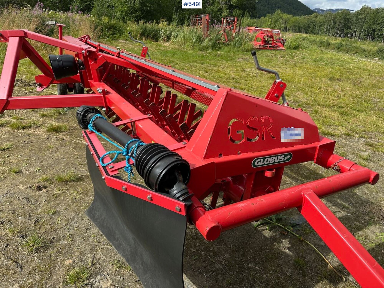 2017 Globus GSR 87400 stone rake. LIGHTLY used! - Maşină pentru prelucrarea solului: Foto 2 2017 Globus GSR 87400 stone rake. LIGHTLY used! - Maşină pentru prelucrarea solului: Foto 2