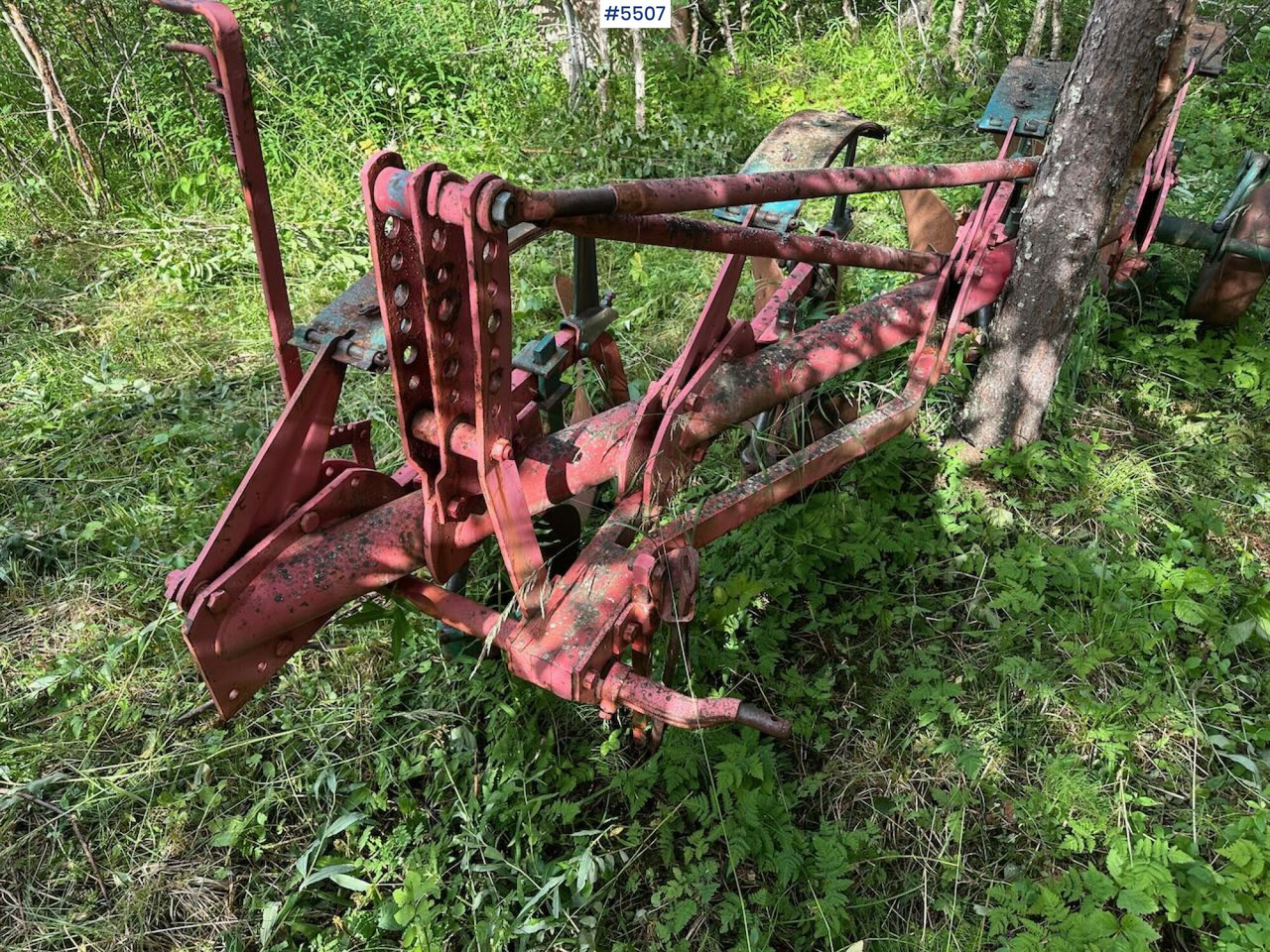 4-furrow conventional plow - Maşină pentru prelucrarea solului: Foto 4 4-furrow conventional plow - Maşină pentru prelucrarea solului: Foto 4