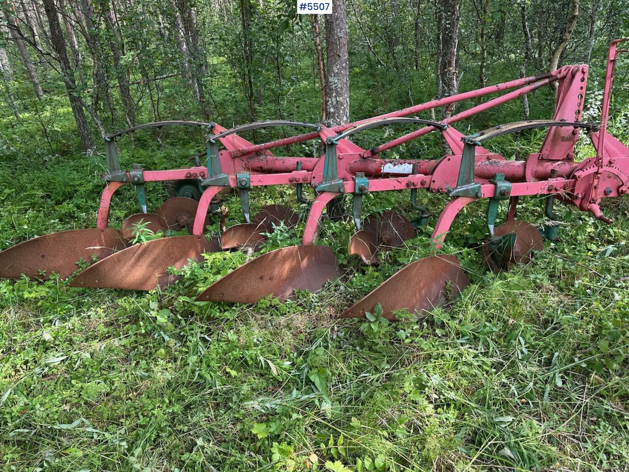 4-furrow conventional plow - Maşină pentru prelucrarea solului: Foto 1 4-furrow conventional plow - Maşină pentru prelucrarea solului: Foto 1