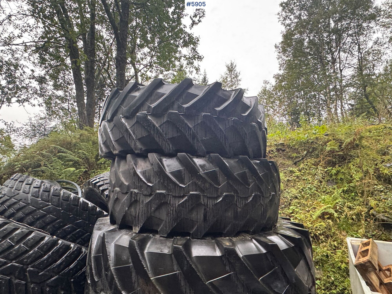 8 pcs Nokian TRI 2 tires. 4 pcs on rims! - Roată completă pentru Utilaje constructii: Foto 5 8 pcs Nokian TRI 2 tires. 4 pcs on rims! - Roată completă pentru Utilaje constructii: Foto 5