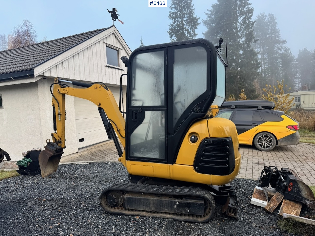 Approx. 2004 CAT 301.8 Mini excavator w/ 4 buckets and grapple. - Excavator: Foto 5 Approx. 2004 CAT 301.8 Mini excavator w/ 4 buckets and grapple. - Excavator: Foto 5