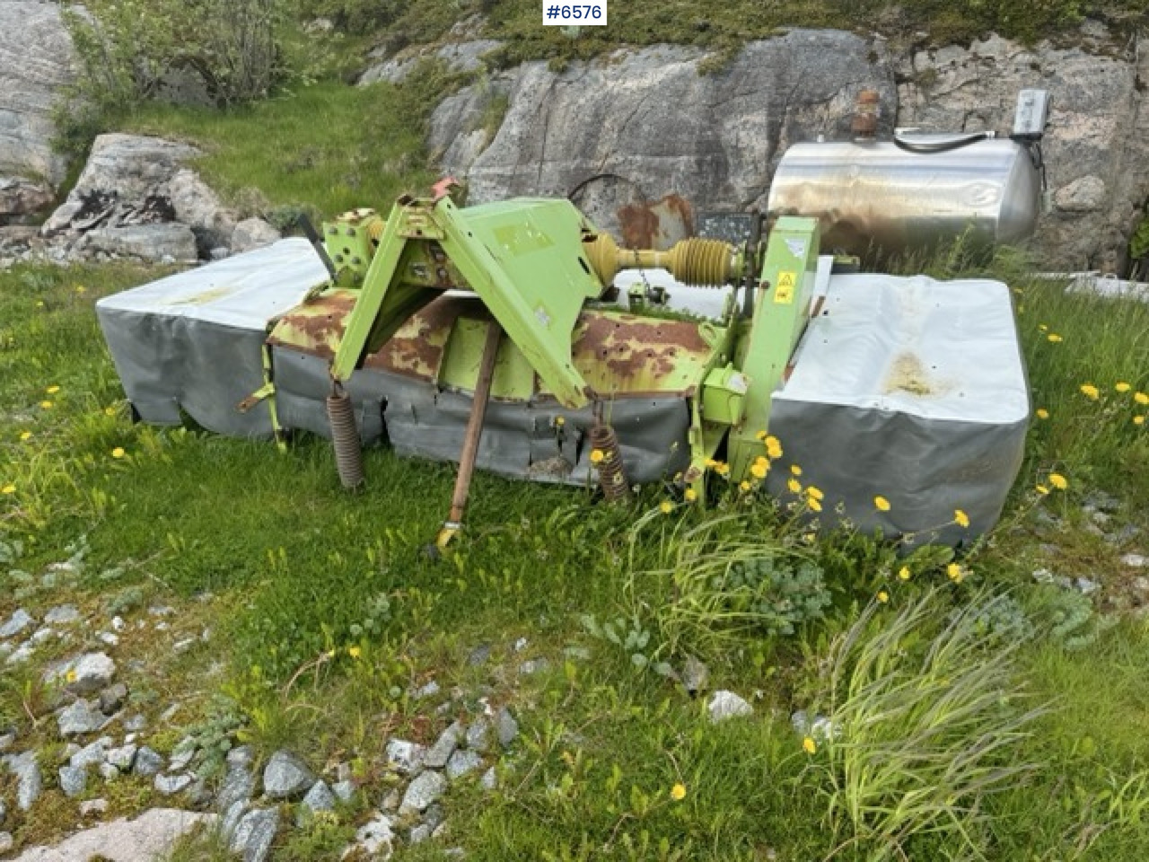 Claas front-mounted mower - Utilaje pentru fân: Foto 1 Claas front-mounted mower - Utilaje pentru fân: Foto 1