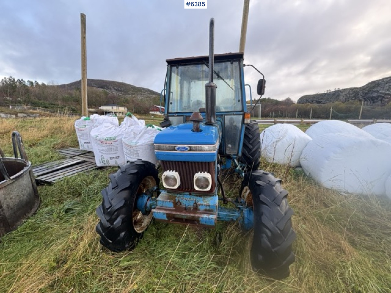 Ford 4610 4x4 tractor. 3,561 hours! - Tractor agricol: Foto 3 Ford 4610 4x4 tractor. 3,561 hours! - Tractor agricol: Foto 3