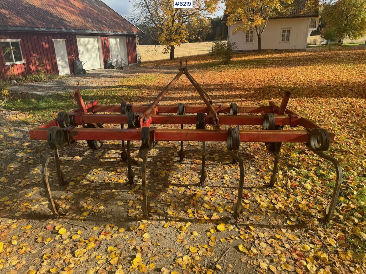 Harrow - Maşină pentru prelucrarea solului: Foto 1 Harrow - Maşină pentru prelucrarea solului: Foto 1