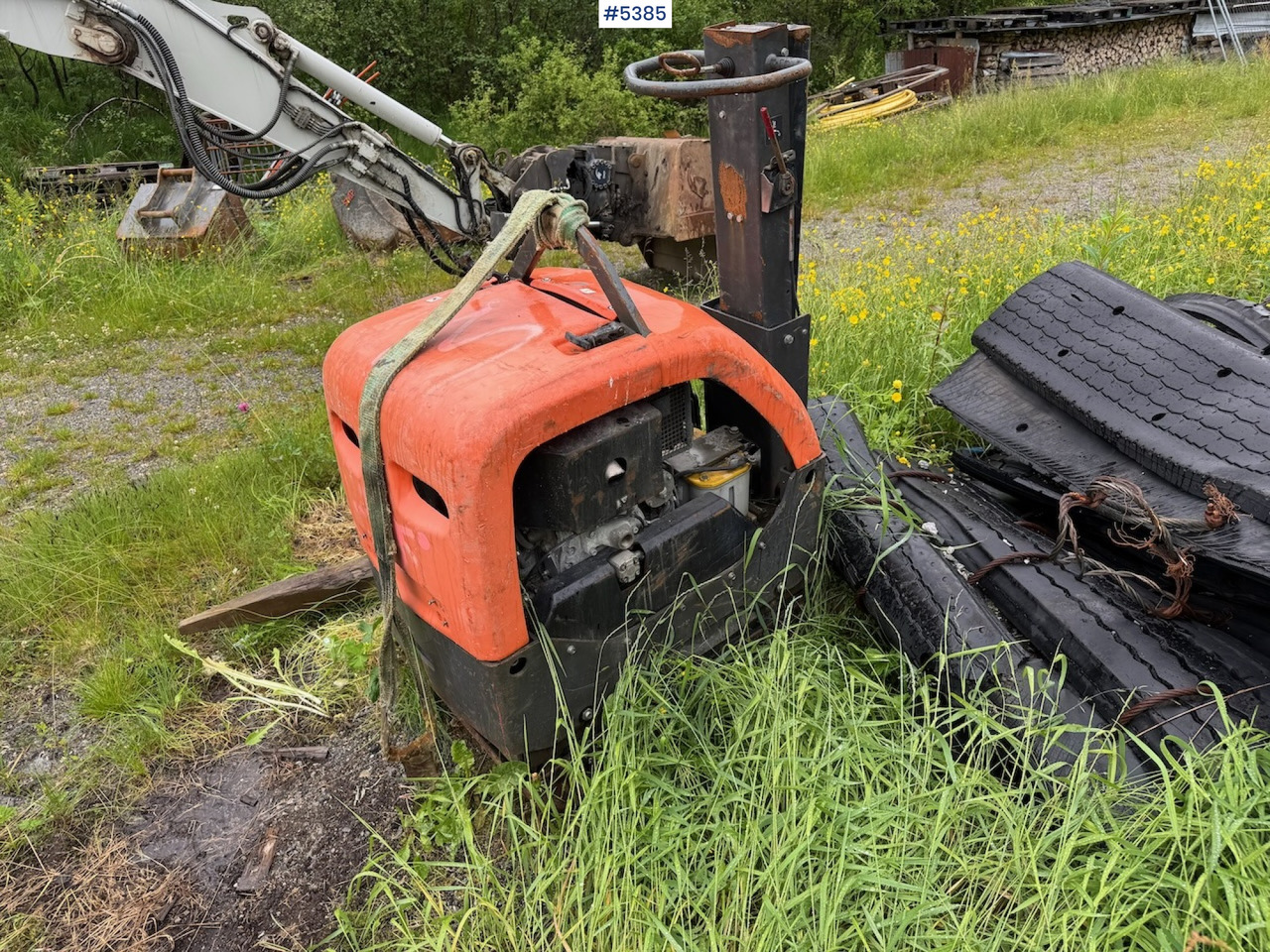 Husqvarna LG 504 Vibrating compactor. - Maşină pentru prelucrarea solului: Foto 4 Husqvarna LG 504 Vibrating compactor. - Maşină pentru prelucrarea solului: Foto 4