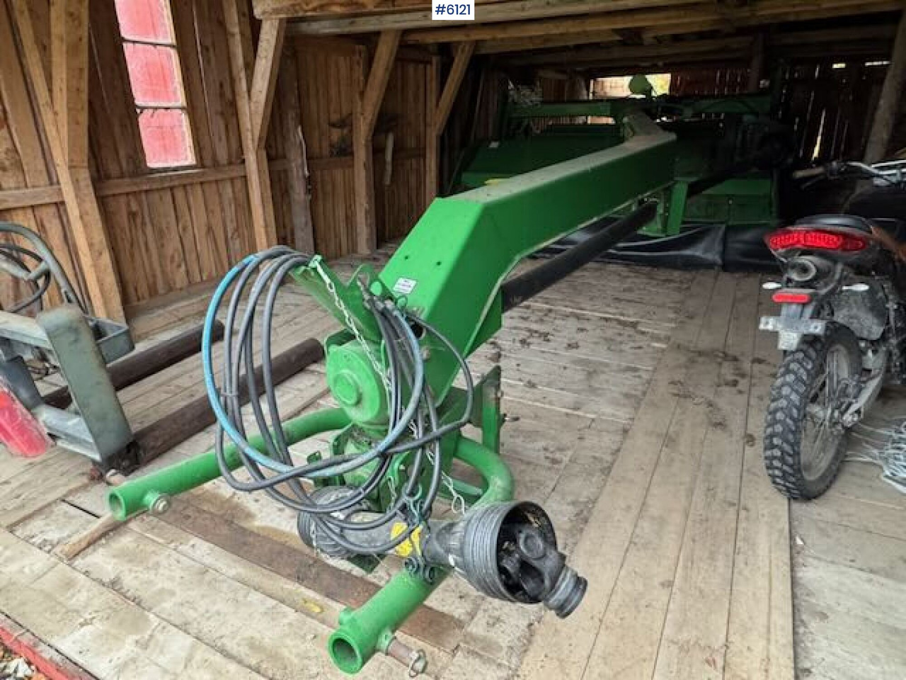 John Deere 530 trailed mower - Utilaje pentru fân: Foto 3 John Deere 530 trailed mower - Utilaje pentru fân: Foto 3