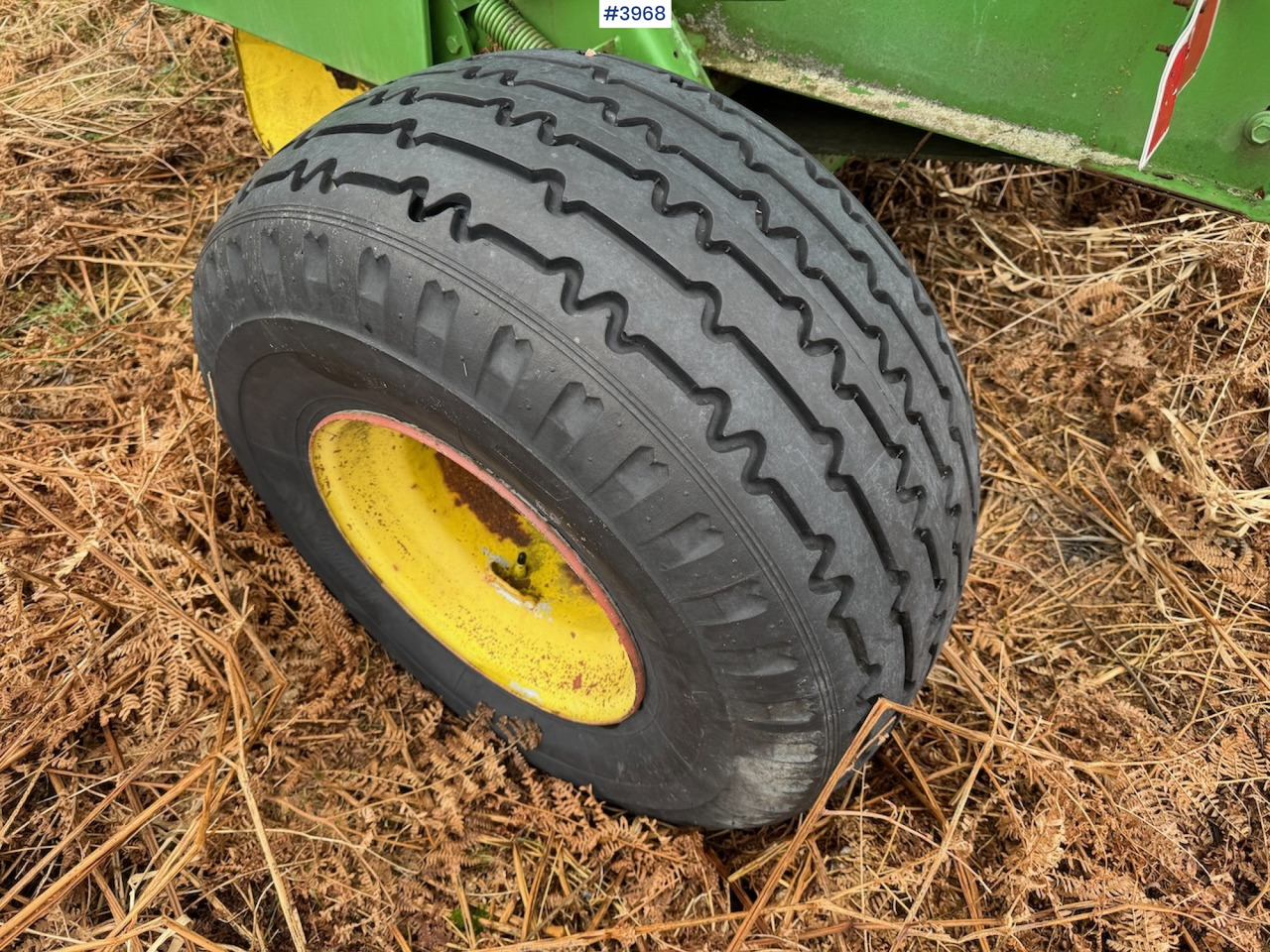 Utilaje pentru fân John Deere 545 Round Baler: Foto 20