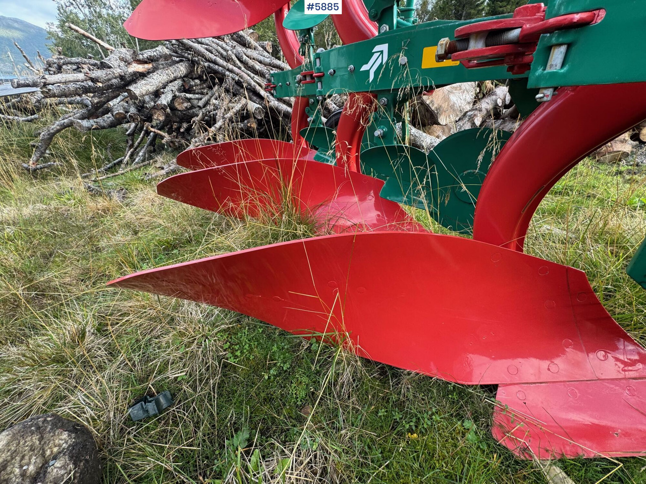 Kverneland 150S reversible plough, 3-furrow, year 2022. Never used – like new! - Maşină pentru prelucrarea solului: Foto 5 Kverneland 150S reversible plough, 3-furrow, year 2022. Never used – like new! - Maşină pentru prelucrarea solului: Foto 5