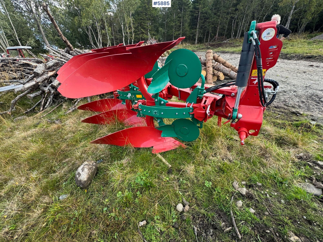 Kverneland 150S reversible plough, 3-furrow, year 2022. Never used – like new! - Maşină pentru prelucrarea solului: Foto 4 Kverneland 150S reversible plough, 3-furrow, year 2022. Never used – like new! - Maşină pentru prelucrarea solului: Foto 4