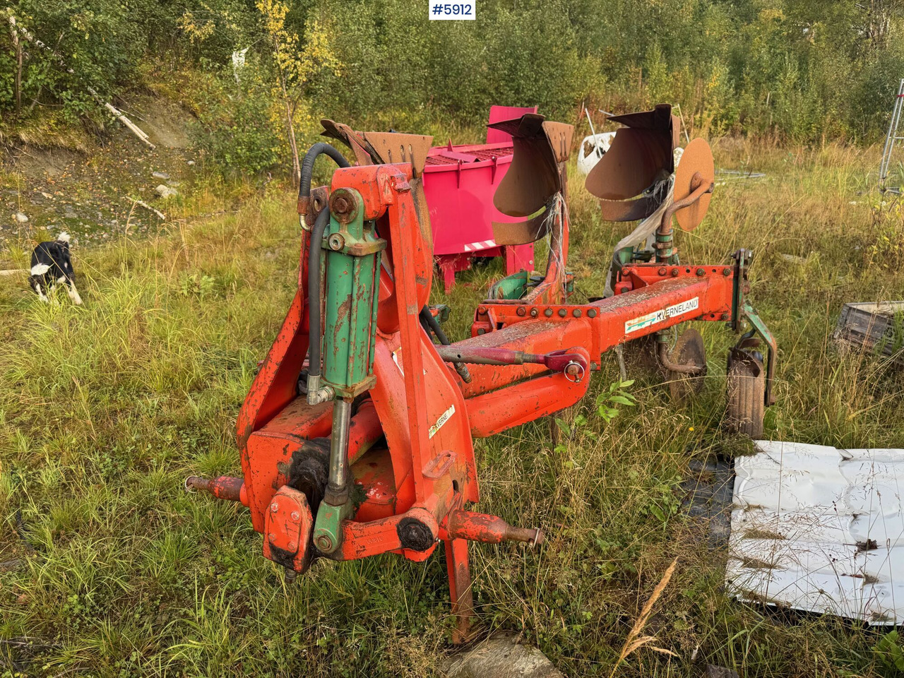 Kverneland 3-furrow reversible plough - Maşină pentru prelucrarea solului: Foto 5 Kverneland 3-furrow reversible plough - Maşină pentru prelucrarea solului: Foto 5