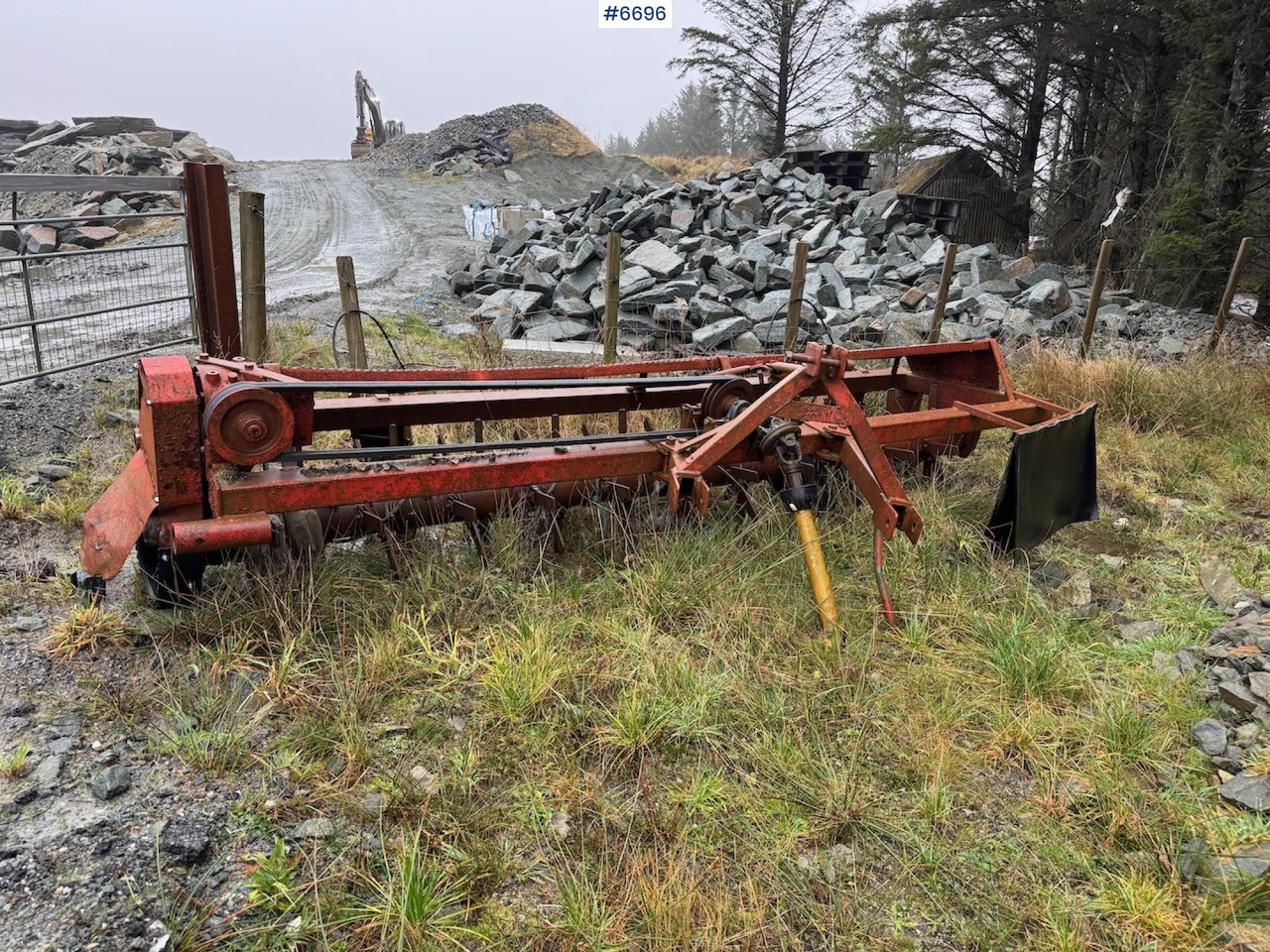 Kverneland stone rake 4 m. - Maşină pentru prelucrarea solului: Foto 4 Kverneland stone rake 4 m. - Maşină pentru prelucrarea solului: Foto 4