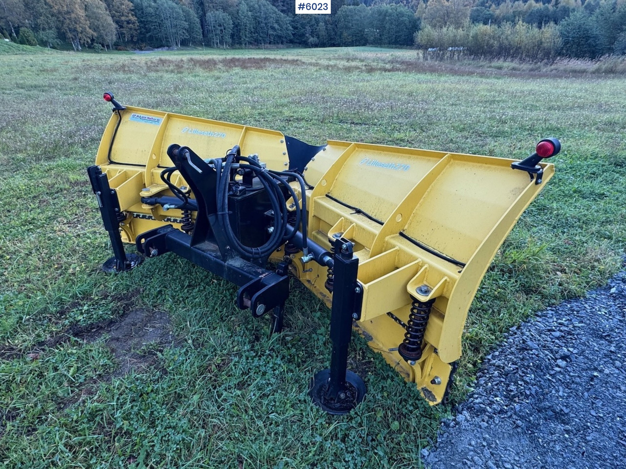 Lilleseth V-plow 270 w/ 3rd and 4th function! - Maşina comunala: Foto 4 Lilleseth V-plow 270 w/ 3rd and 4th function! - Maşina comunala: Foto 4