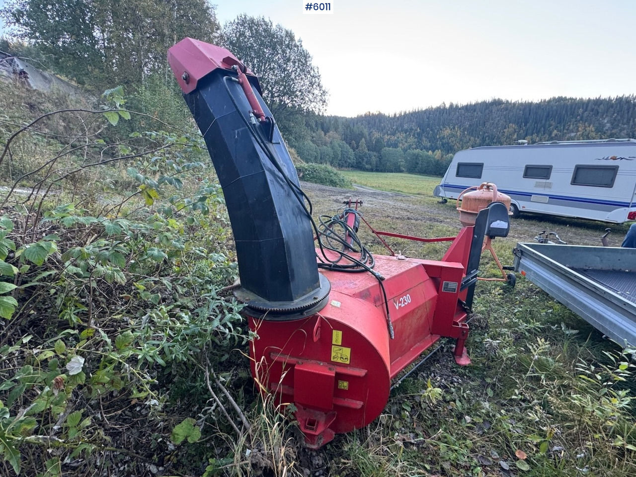 SISU Handel V-230 Snow blower - Maşina comunala: Foto 2 SISU Handel V-230 Snow blower - Maşina comunala: Foto 2