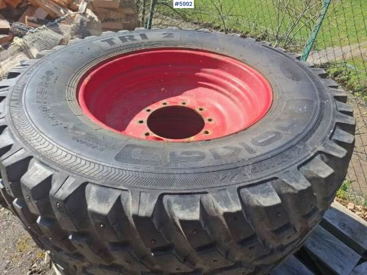 Nokian TRI2 2stk dekk på felg 540/65R30 - Roată completă: Foto 2 Nokian TRI2 2stk dekk på felg 540/65R30 - Roată completă: Foto 2