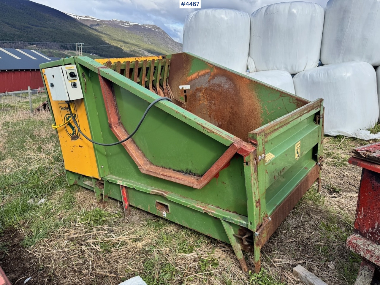 Serigstad Round Bale Cutter - Utilaje pentru fân: Foto 4 Serigstad Round Bale Cutter - Utilaje pentru fân: Foto 4