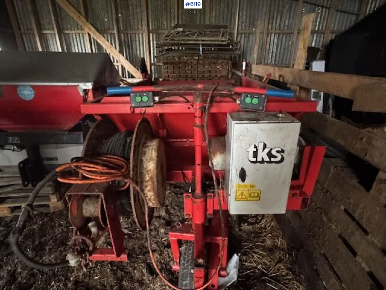 TKS F2 Combi Forerunner mounted on additional hook frame - Utilaje pentru fân: Foto 4 TKS F2 Combi Forerunner mounted on additional hook frame - Utilaje pentru fân: Foto 4