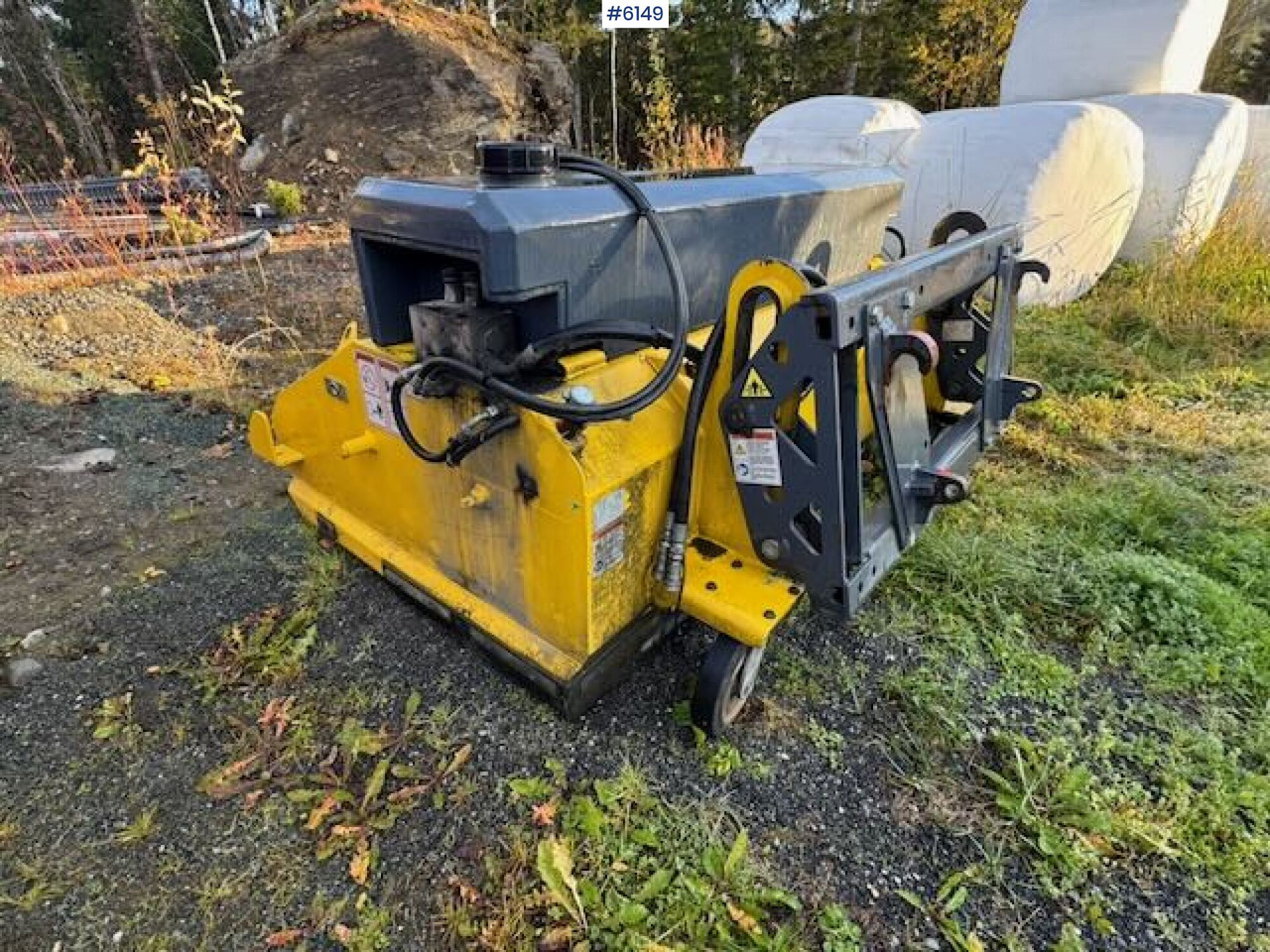 Vama front broom with Euro combo mount - Maşină de erbicidat: Foto 5 Vama front broom with Euro combo mount - Maşină de erbicidat: Foto 5