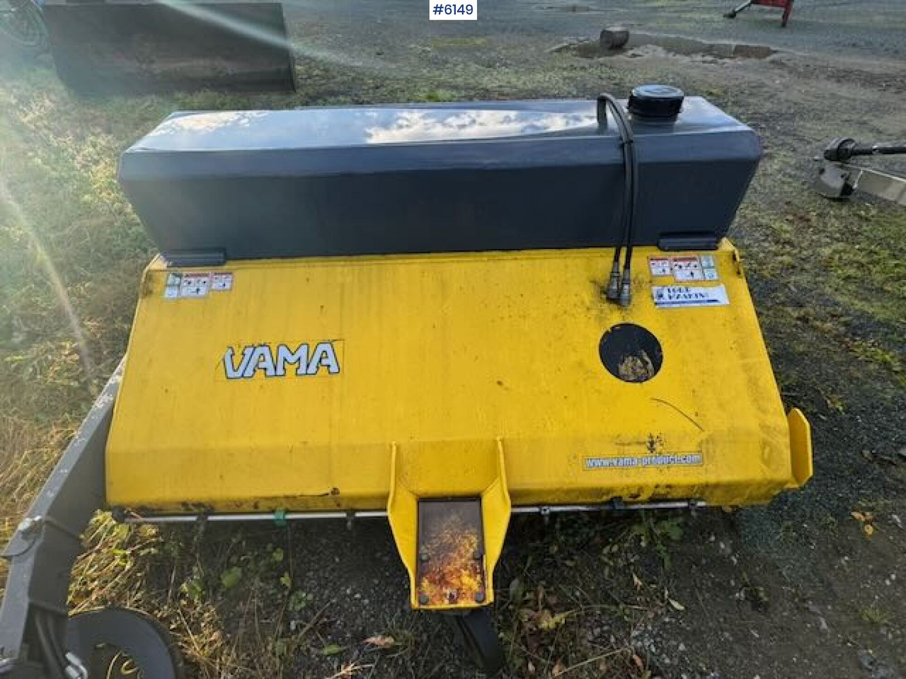 Vama front broom with Euro combo mount - Maşină de erbicidat: Foto 2 Vama front broom with Euro combo mount - Maşină de erbicidat: Foto 2