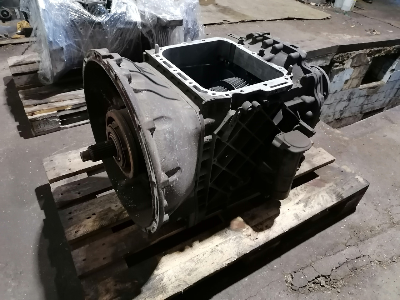 VOLVO remanufactured gearbox AT2612D - Cutie de viteze: Foto 2 VOLVO remanufactured gearbox AT2612D - Cutie de viteze: Foto 2