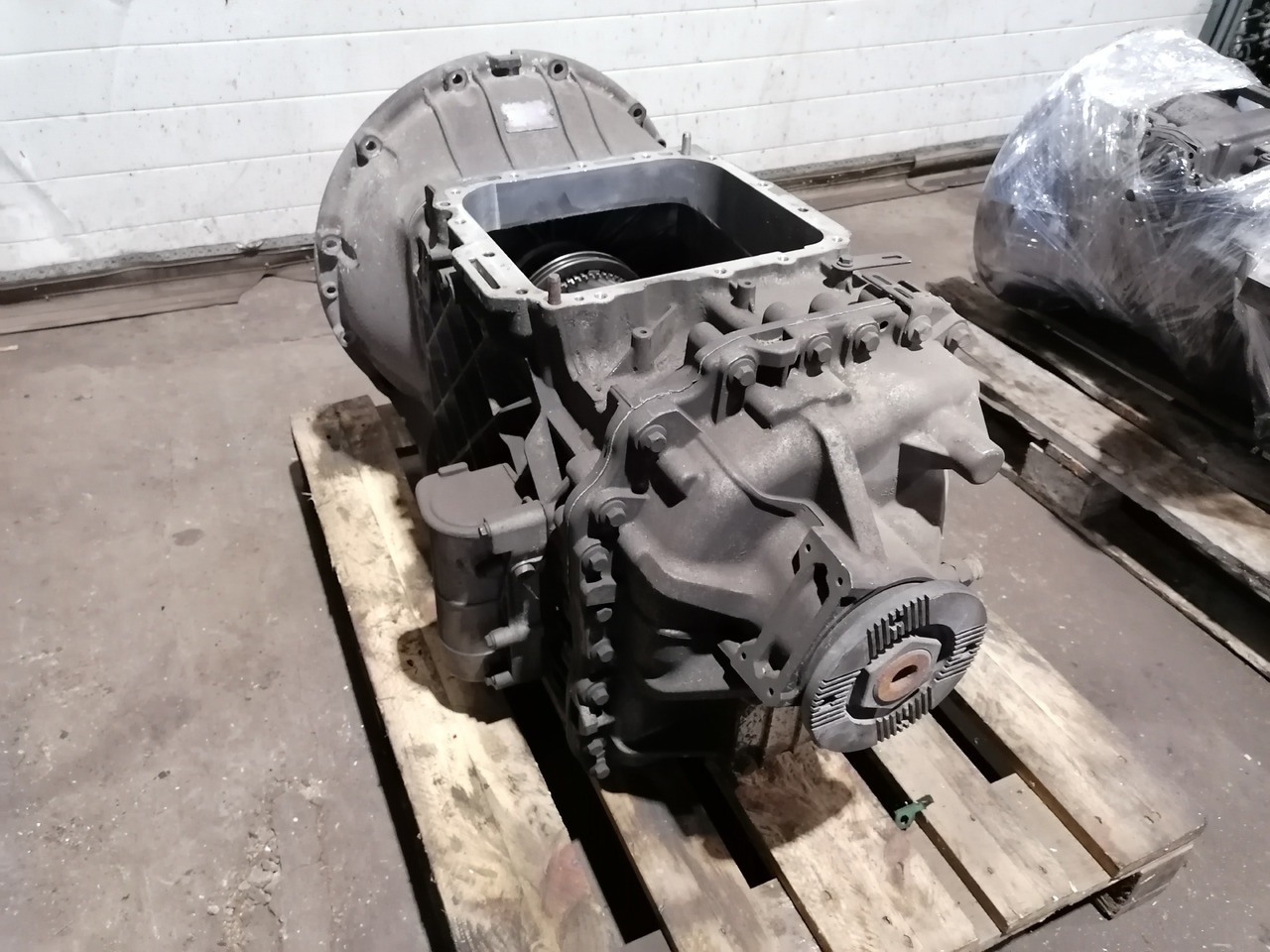 VOLVO remanufactured gearbox AT2612D - Cutie de viteze: Foto 3 VOLVO remanufactured gearbox AT2612D - Cutie de viteze: Foto 3