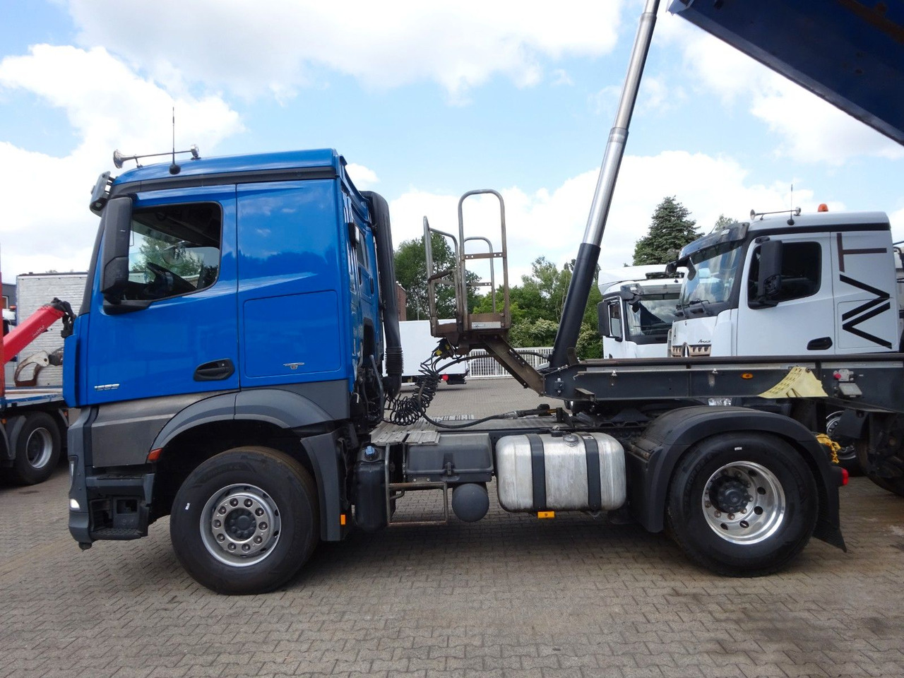 Mercedes-Benz 1853 Arocs SZM mit Kipperpumpe - Cap tractor: Foto 3 Mercedes-Benz 1853 Arocs SZM mit Kipperpumpe - Cap tractor: Foto 3