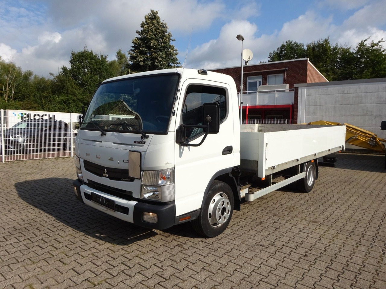 FUSO CANTER 7C15 Pritsche 4x2 - Autoutilitară cu platformă: Foto 2 FUSO CANTER 7C15 Pritsche 4x2 - Autoutilitară cu platformă: Foto 2